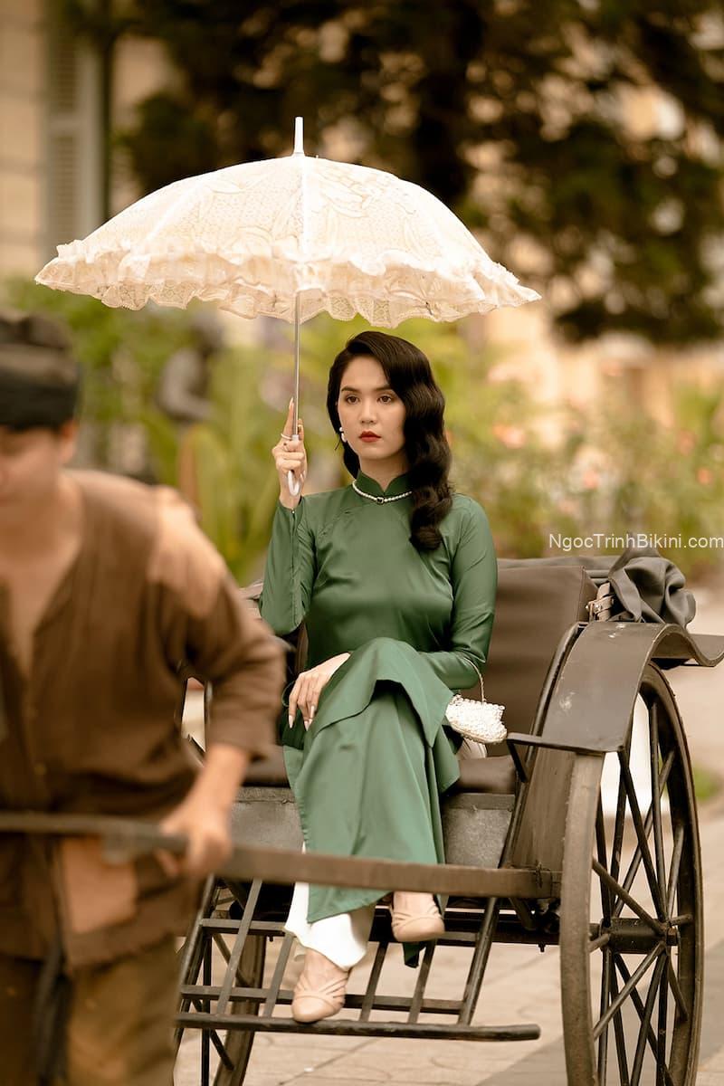 Vẽ đẹp của Ngọc Trinh trong tà áo dài xưa