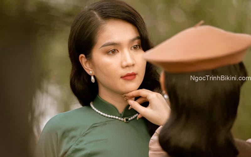 Hình ảnh chị chị em em Ngọc Trinh