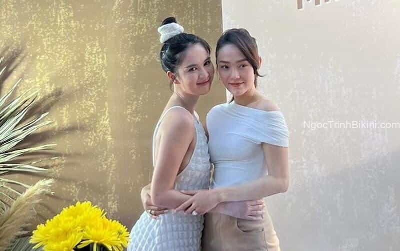 Nụ cười tỏa nắng của 2 chị em