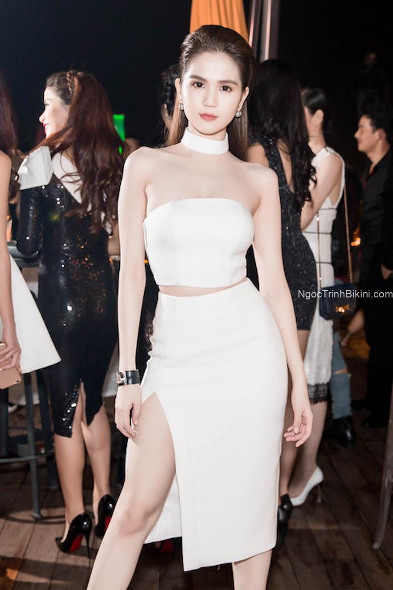 Ngọc Trinh gợi cảm khi mặc váy trắng sexy