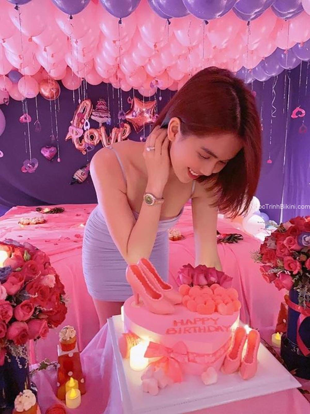 Mặc dù giấu mặt nhưng vị đại gia này luôn gửi những quà tặng bất ngờ đến Ngọc Trinh