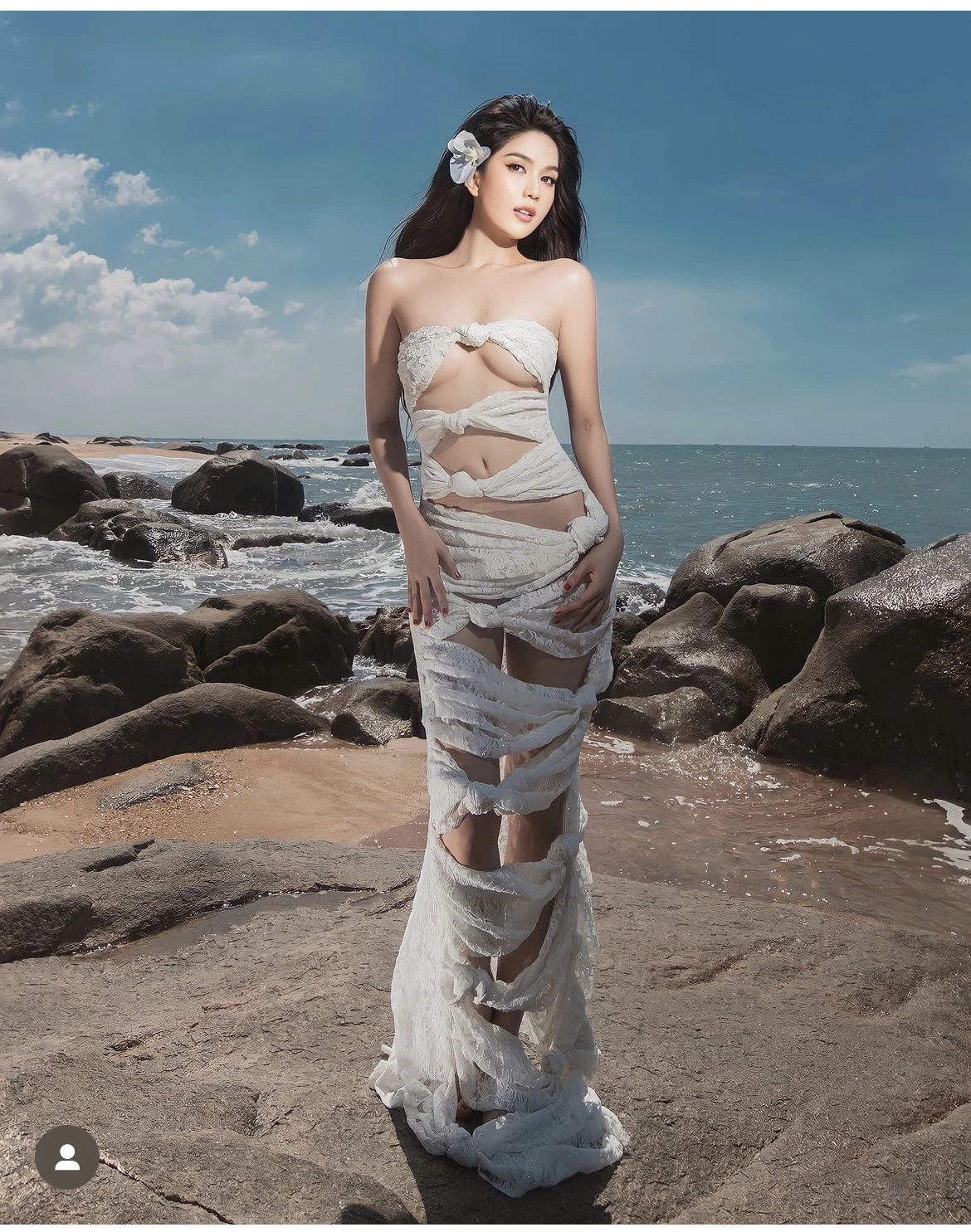 Ngọc Trinh lộ bướm hồng cực dâm đãng