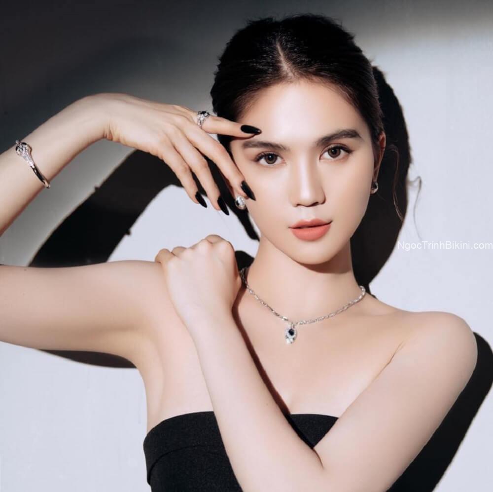 Em muốn thứ đè lên vai em không phải là áp lực, mà là anh