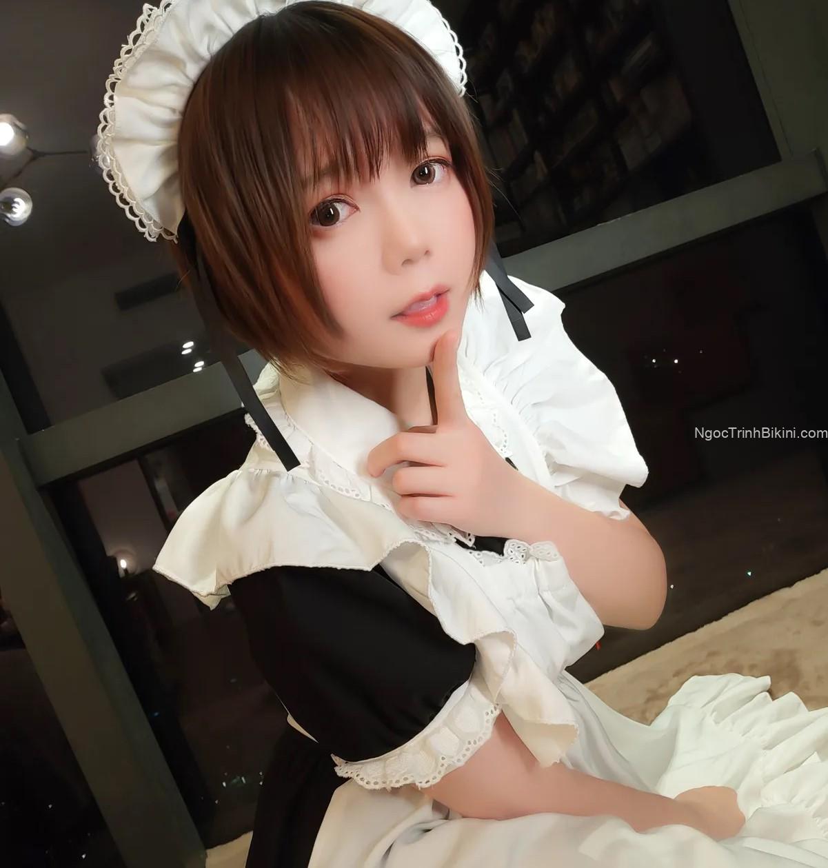 Chiêm ngưỡng bộ ảnh ngực to không che của em hầu gái dâm đãng