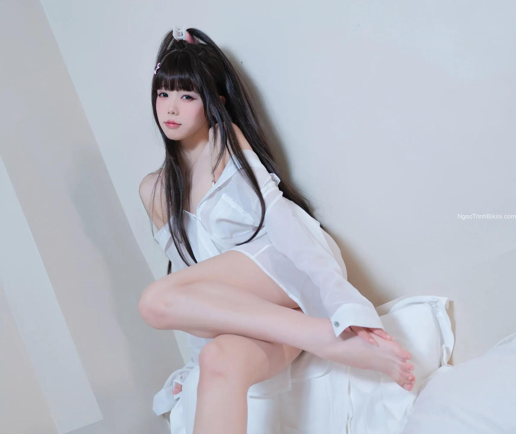 Bộ ảnh nóng không che của em gái dễ thương có cặp vú mềm mại