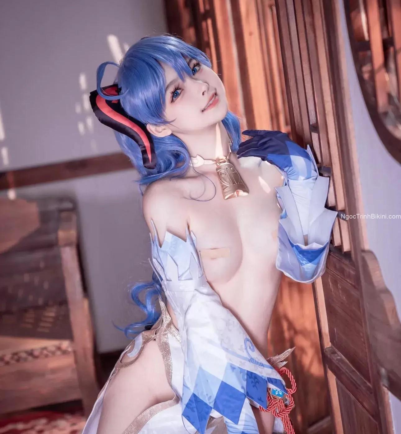 Cô nàng cosplay khỏa thân cực đáng yêu