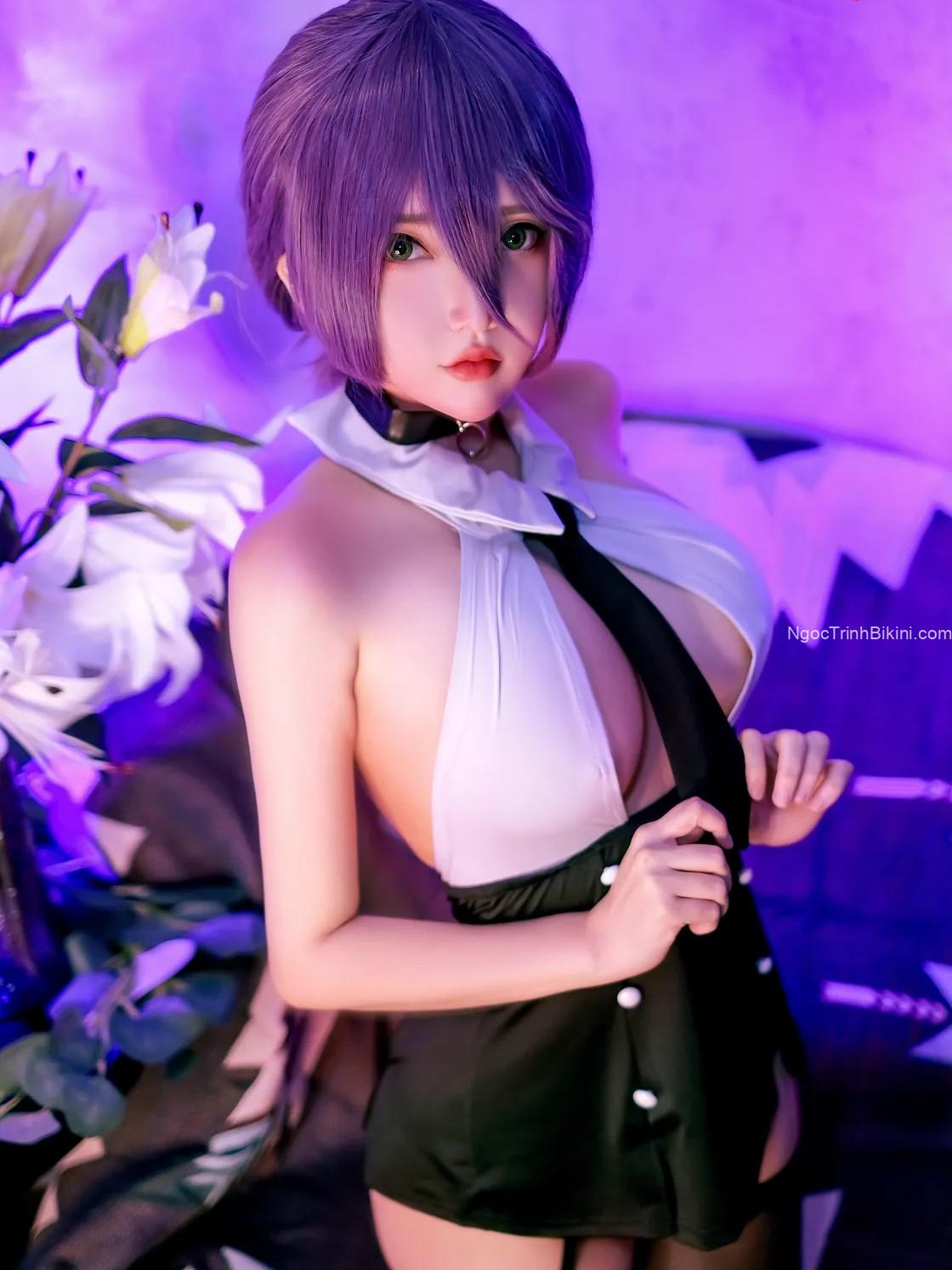 Ngắm cặp ngực cực mềm mại của girl xinh cosplay anime