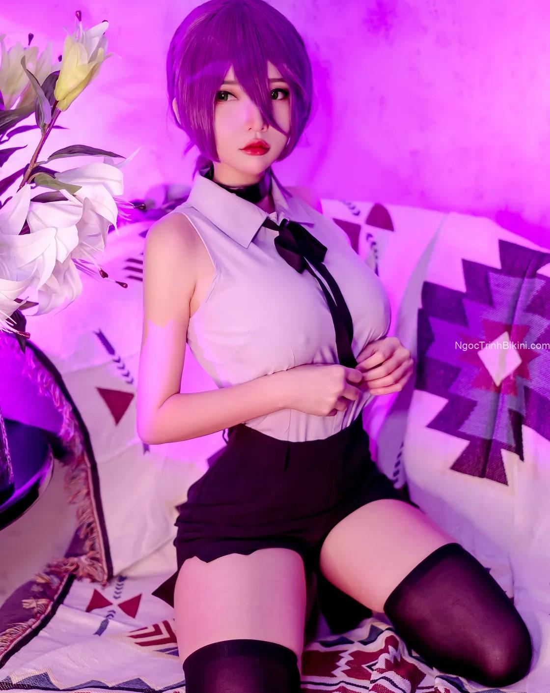 Em gái cosplay để lộ cặp ti qua lớp áo trắng cực quyến rũ