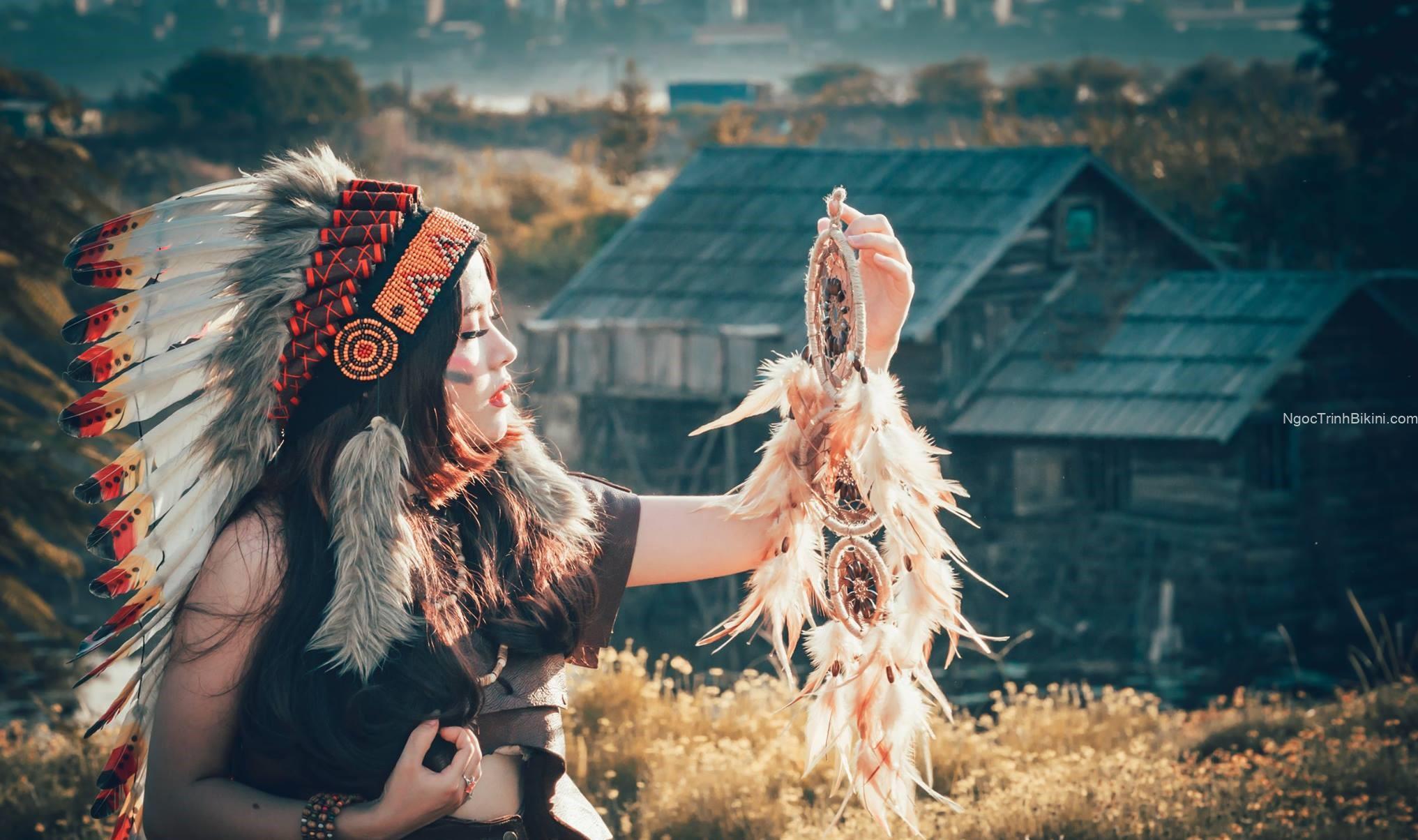 Gái xinh cosplay trang phục thổ dân gợi cảm