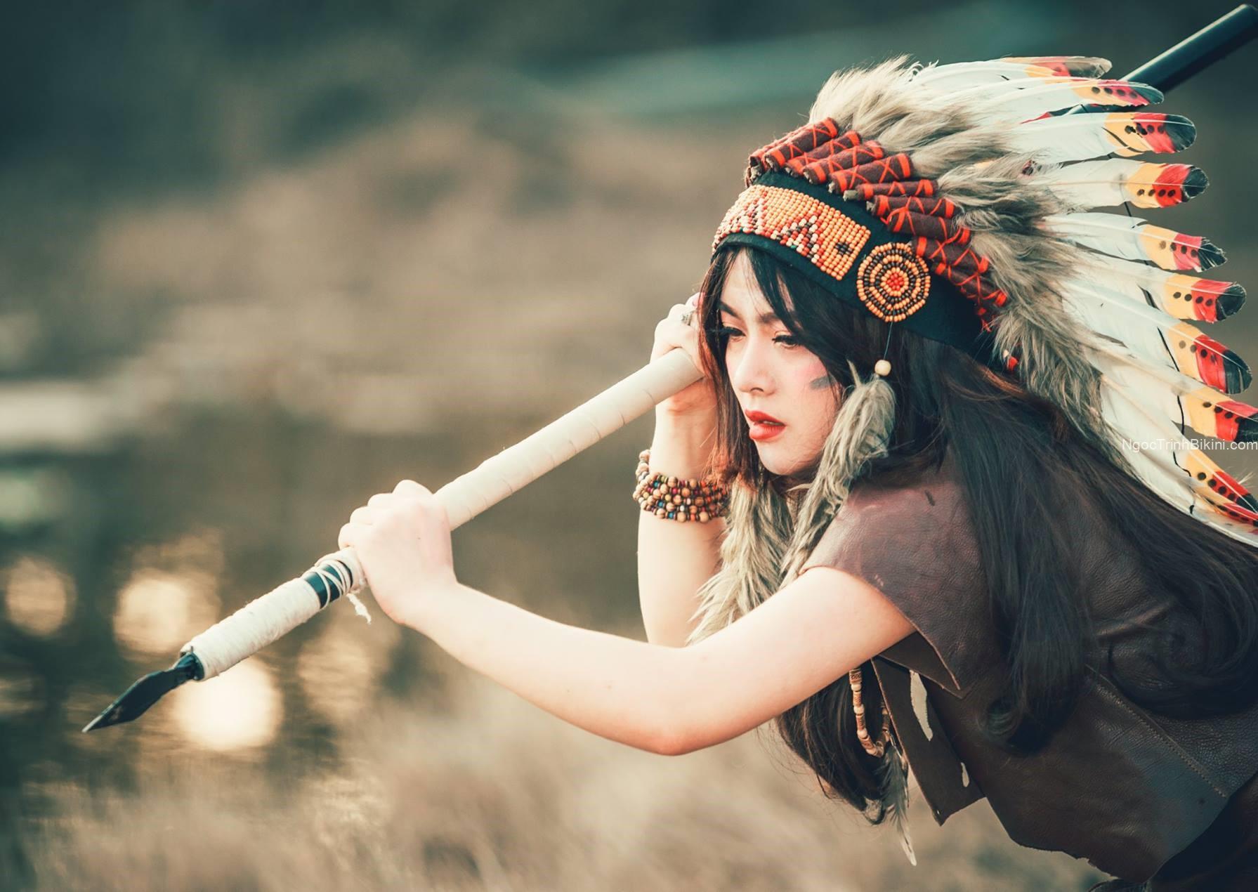 Em sẽ dùng thanh gươm này để săn mồi 