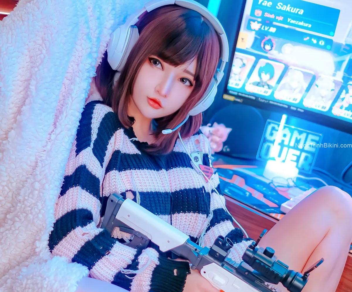 Ngắm gái xinh Việt khỏa thân phong cách streamer