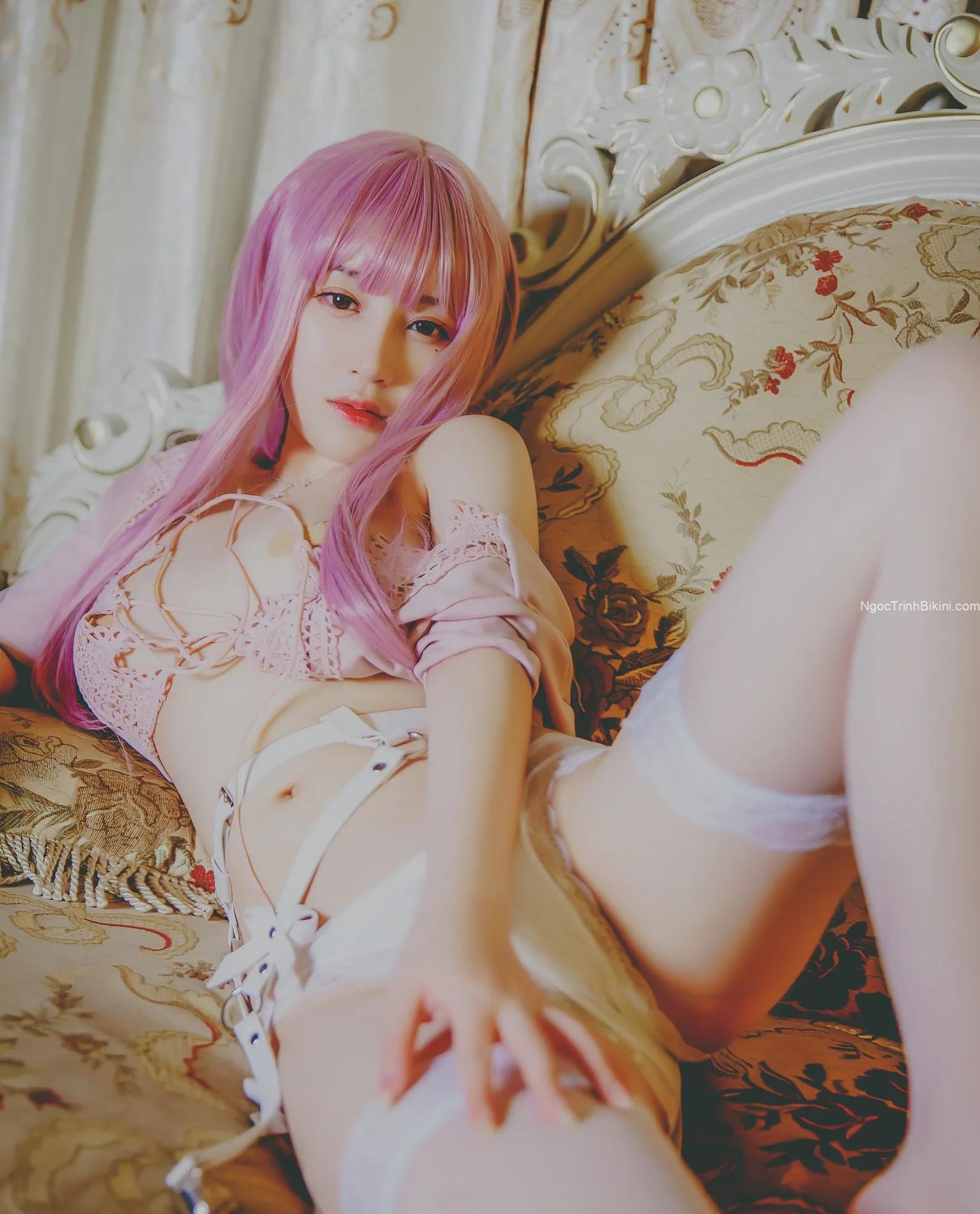 Ngắm hình ảnh 18+ không che của em gái sexy