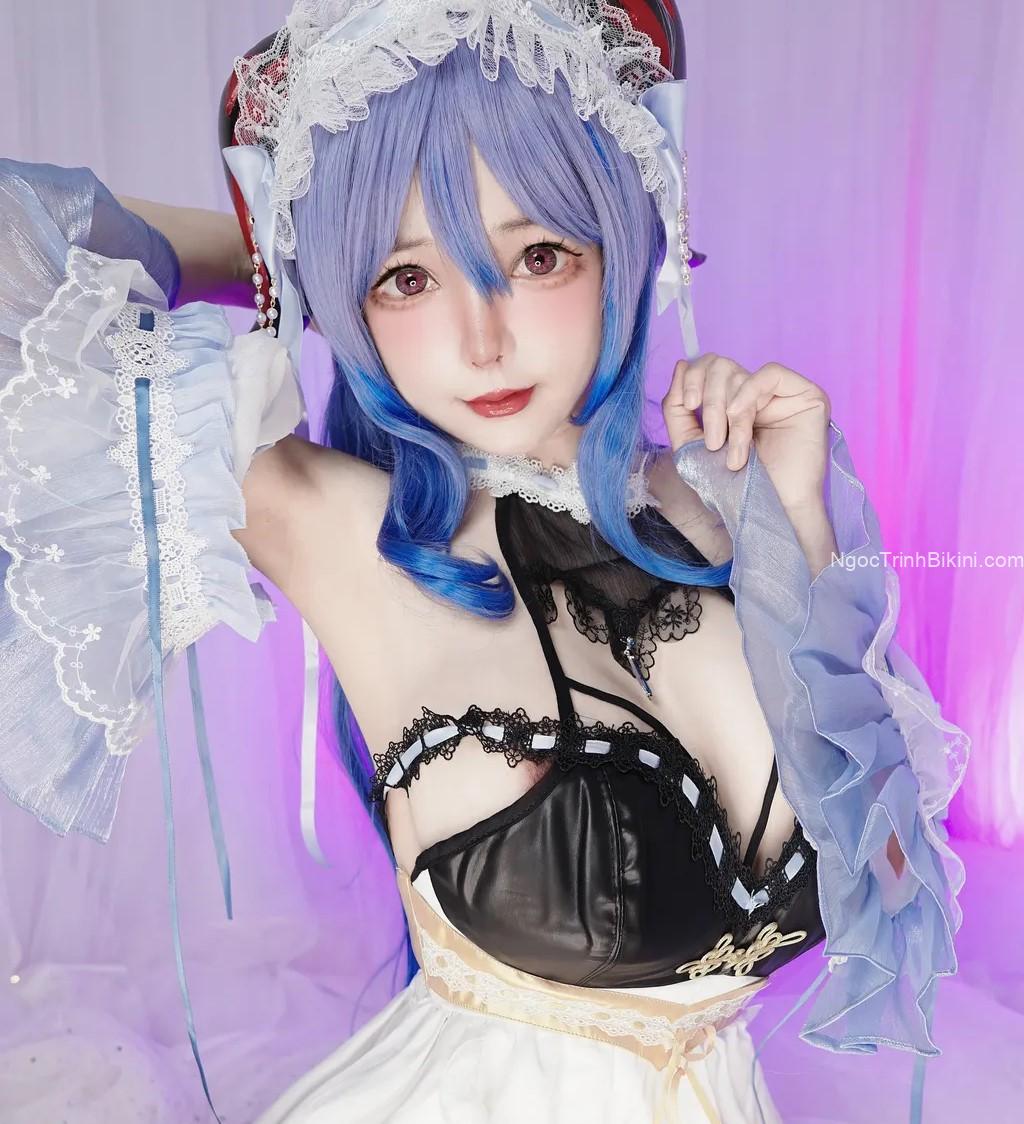 Ngắm vú khủng gái xinh cosplay không che
