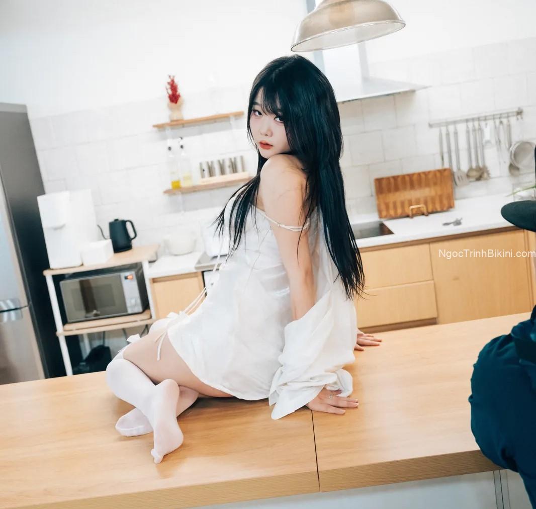 Em luôn hướng ánh mắt tới anh đó anh yêu