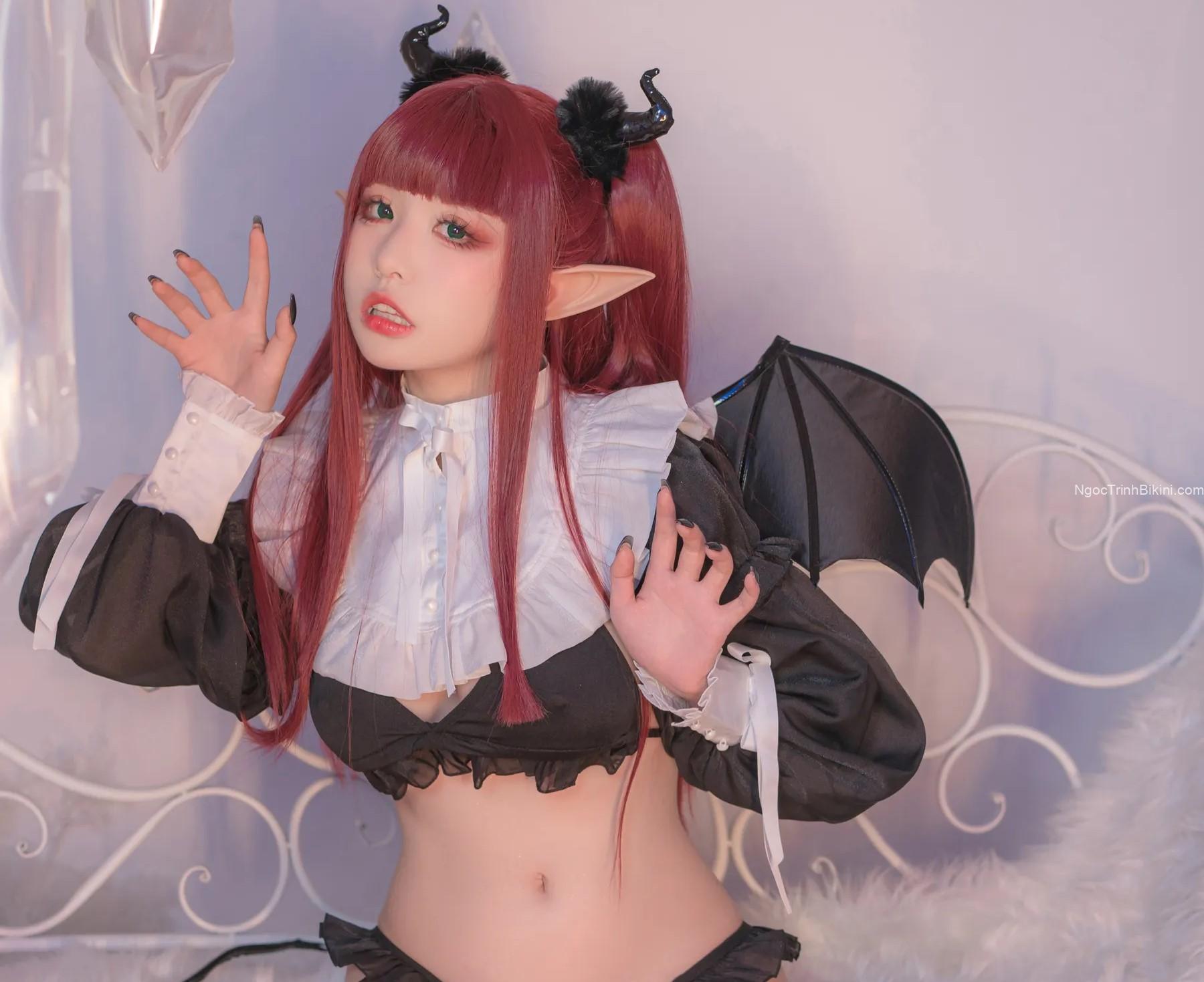 Những bức ảnh khoả thân đẹp nhất thế giới của gái xinh cosplay nữ tu đáng yêu