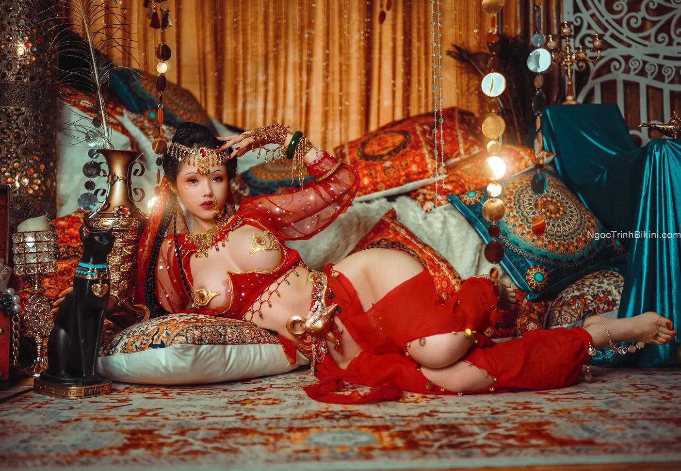 Gái xinh cosplay cổ trang khoe thân nóng bỏng