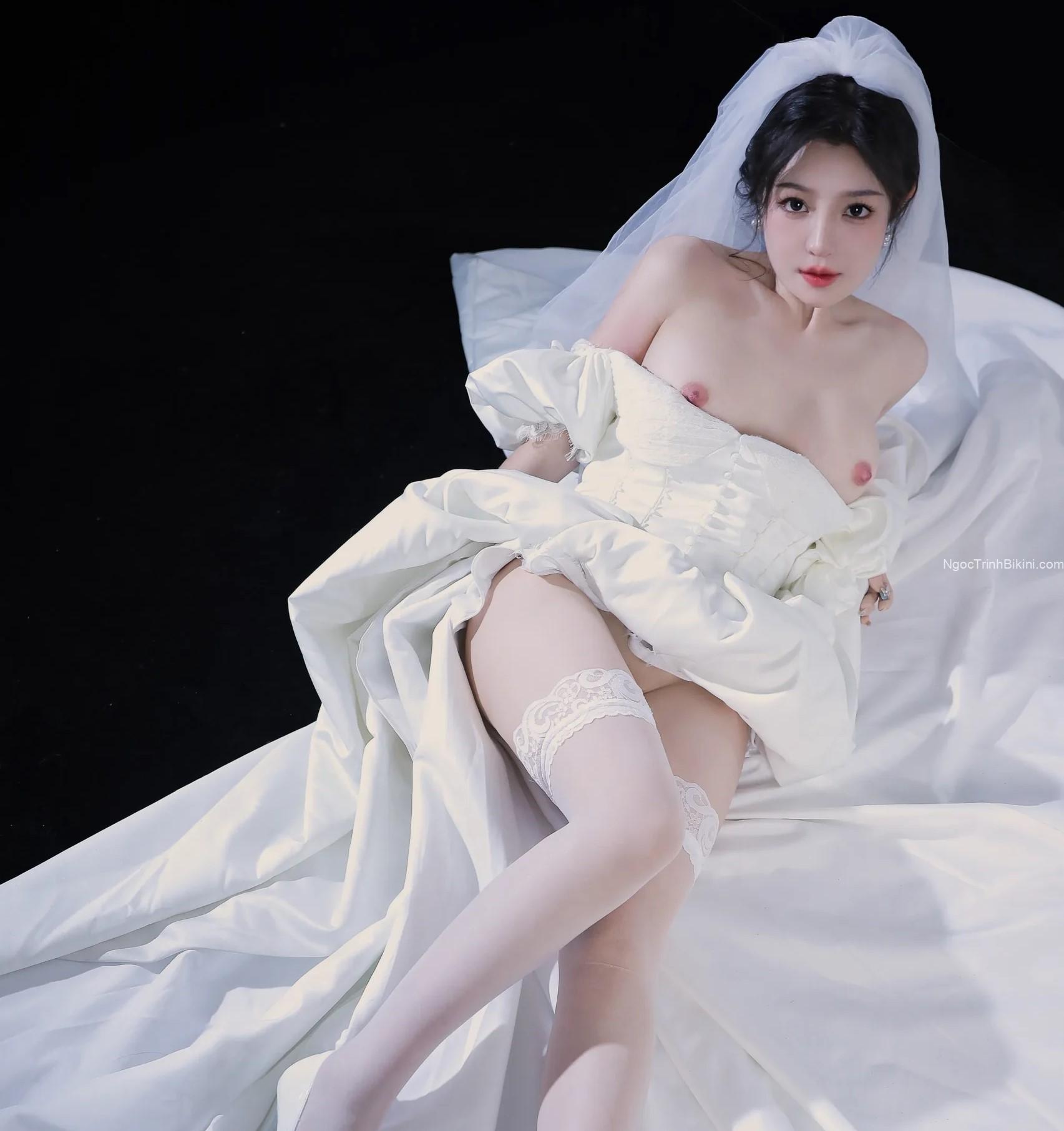 Ngắm ảnh gái đẹp lộ hàng trong bộ váy cưới cô dâu