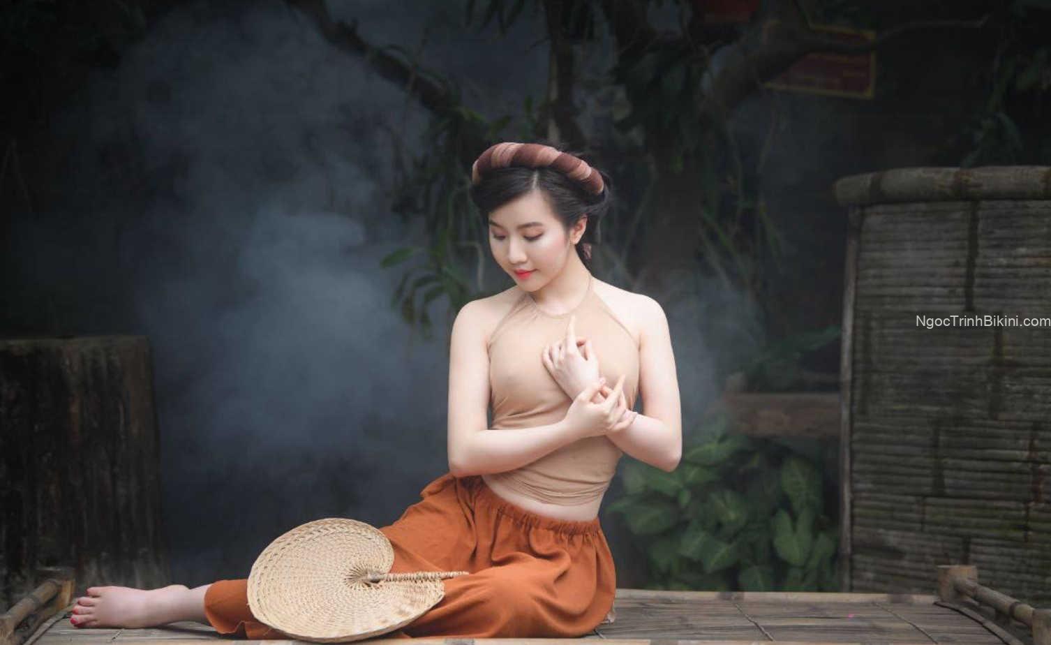 Ảnh gái xinh khỏa thân khoe vú đẹp tròn trịa