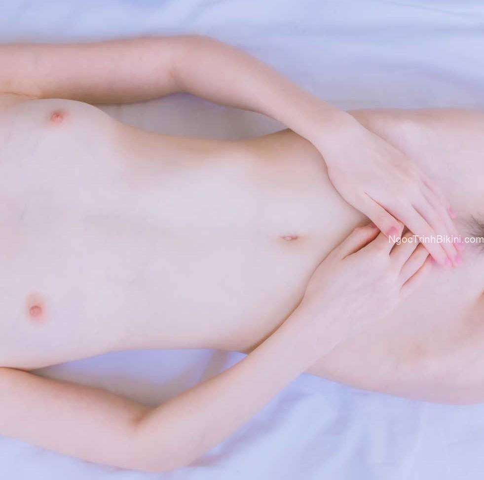 Sao anh còn chần chừ và không đụ em ngay đi
