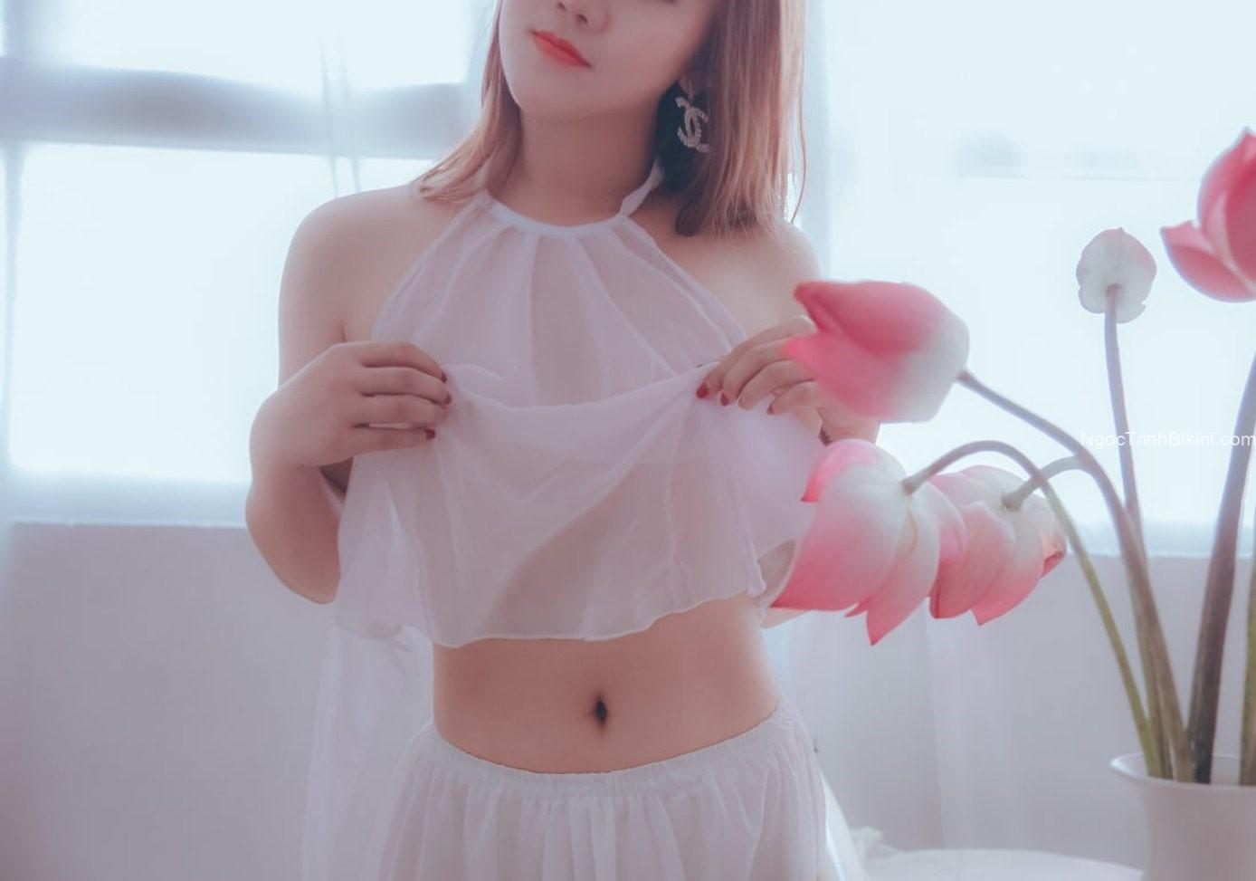 Tuyển tập ảnh nude gái xinh lộ đầu ti to tròn