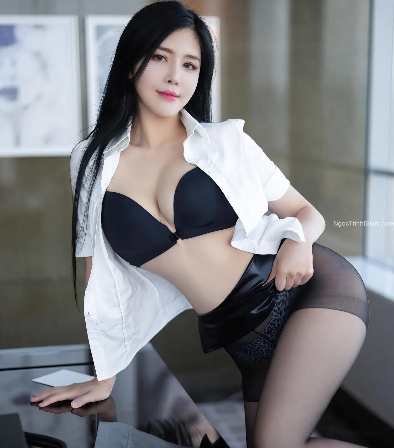 Ngắm ảnh chụp lén gái xinh lộ hàng trong phòng giám đốc