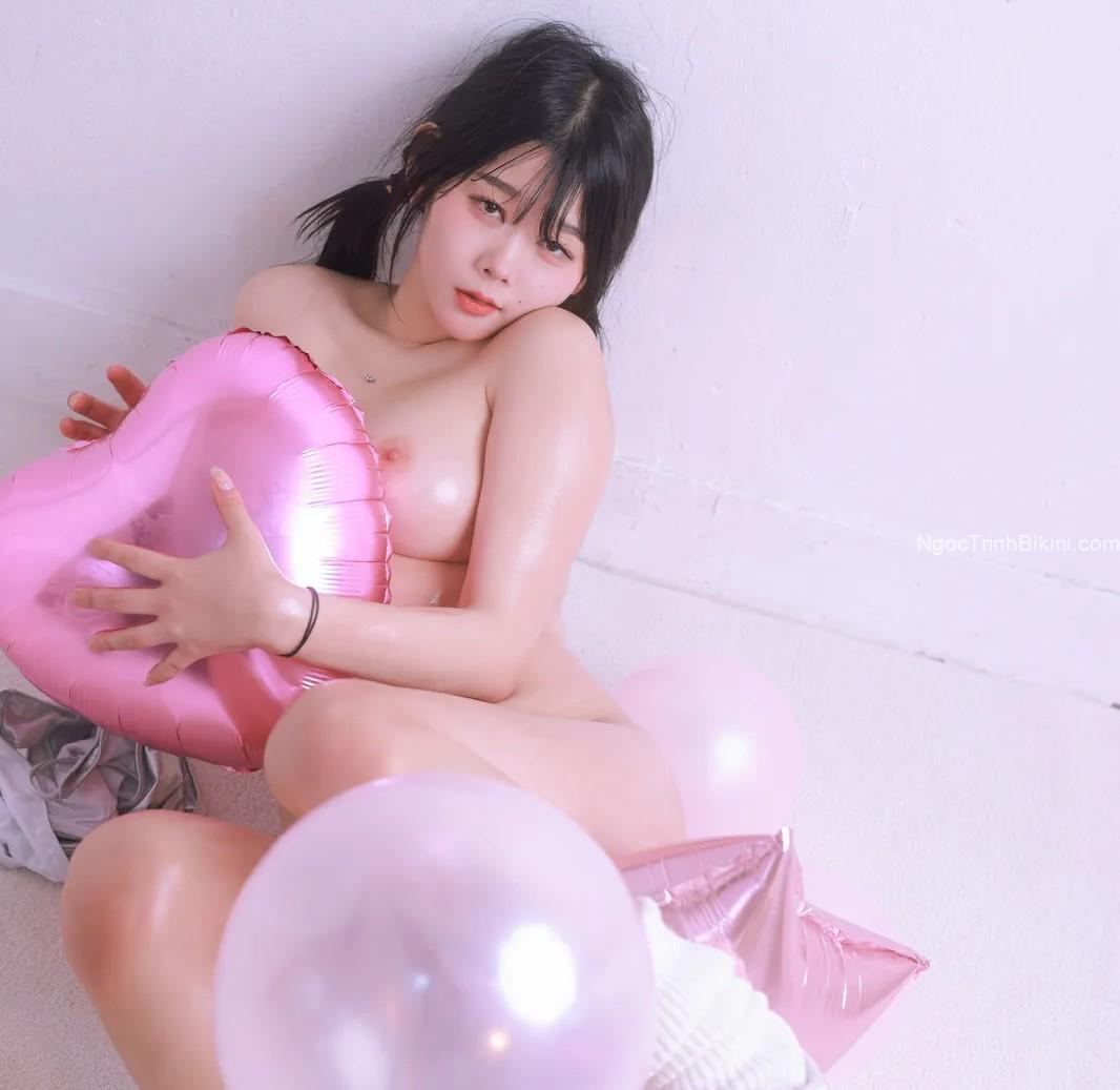 Ngắm ảnh gái xinh khỏa thân nhìn là muốn đụ