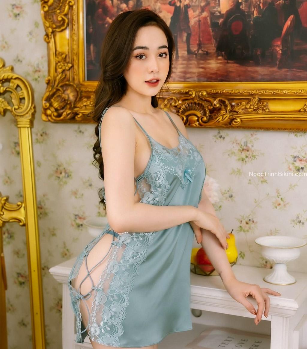 Để em cởi đồ cho anh chụp nude nha 