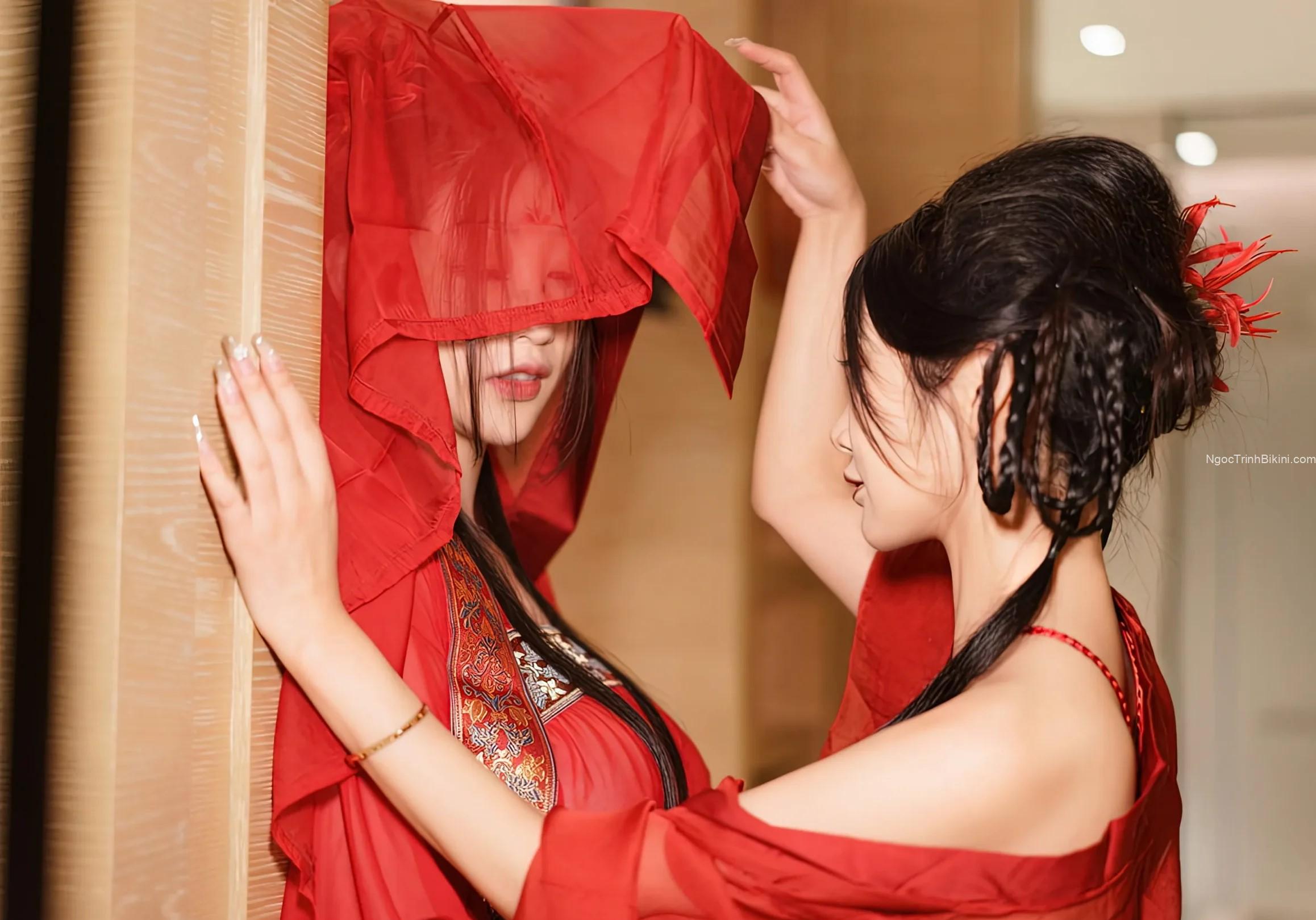 Ảnh gái xinh vú to lộ hàng phong cách cổ trang