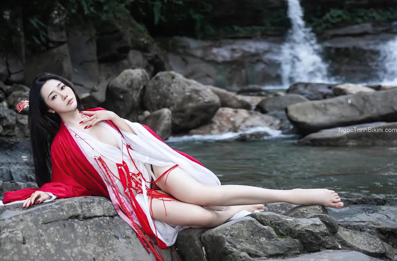 Nào chúng ta hãy vui vẻ với nhau bên suối đi anh