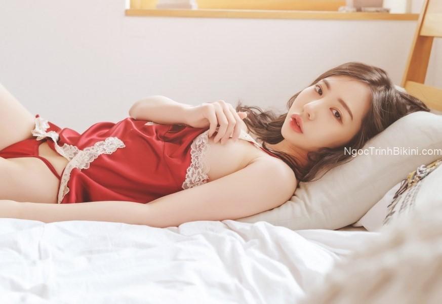 Ngắm hình nude đẹp khỏa thân trên giường