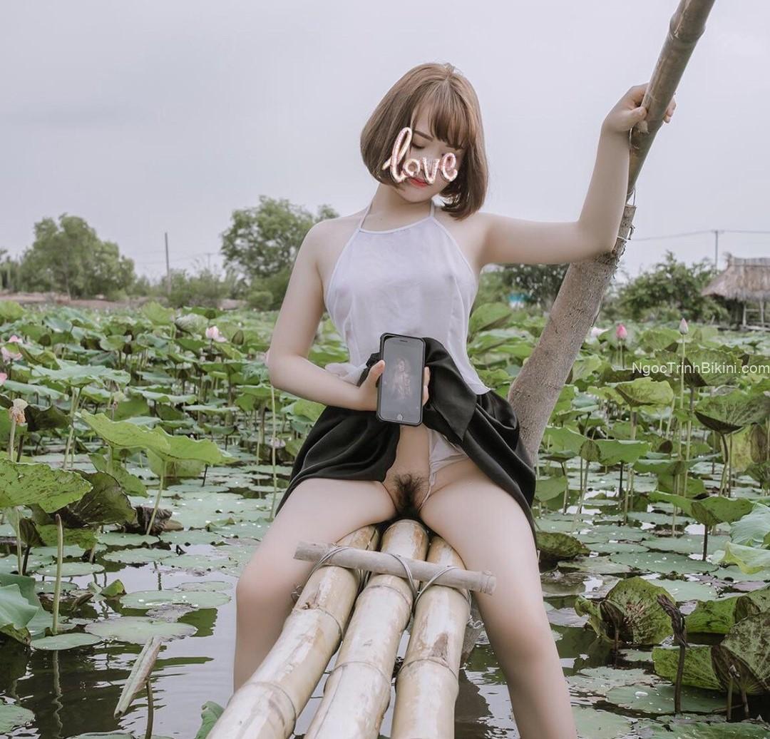 Gái xinh Việt khỏa thân khoe lồn nhiều lông