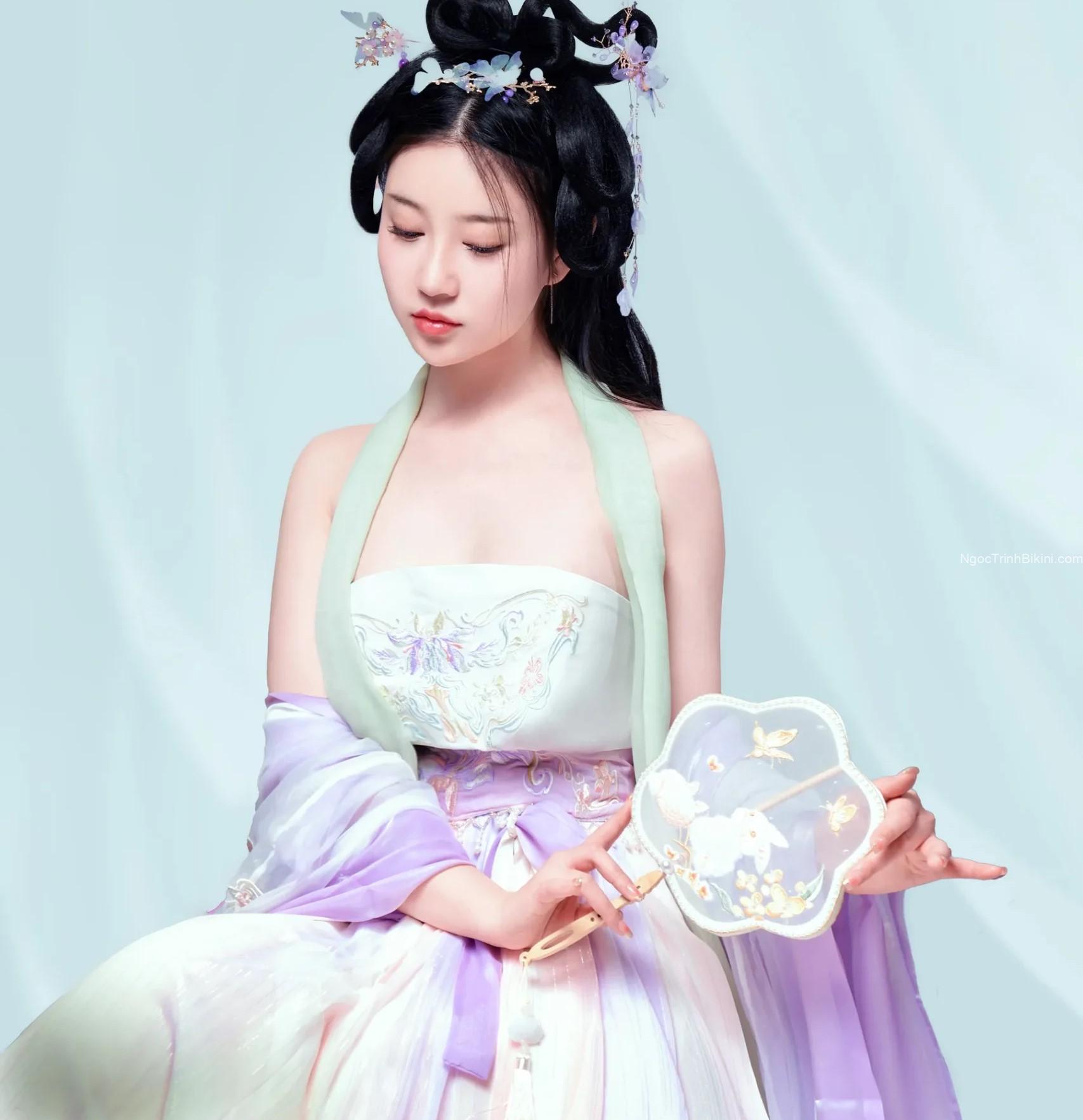 Tuyển tập ảnh cô nương vú to lộ hàng cực dâm